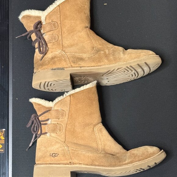 UGG Australia Naiyah Ankle Boot Tan Suede Sheepskin Lace Up Heel 1020144 Sz 7 - Picture 2 of 9